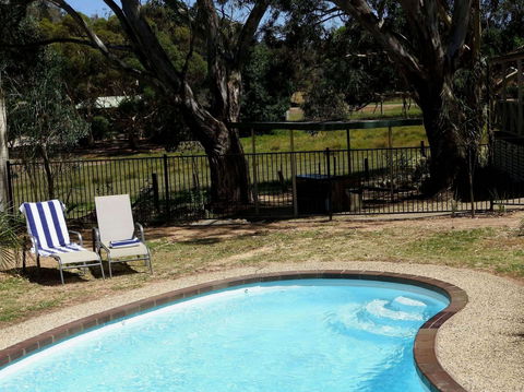 Golden Heritage Motor Inn & Cottages - Accommodation Redcliffe 0