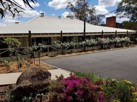 Golden Heritage Motor Inn & Cottages - Accommodation Redcliffe 11