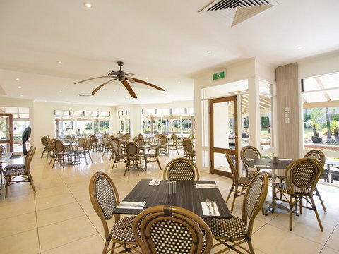 Oaks Oasis, Caloundra - Accommodation Redcliffe 5