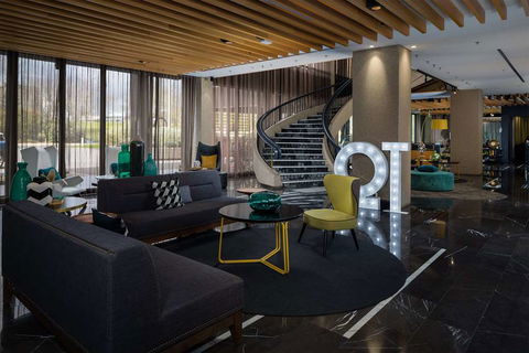 QT Canberra - Accommodation Redcliffe 2