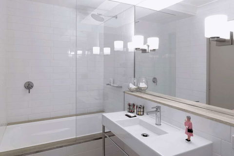 QT Canberra - Accommodation Redcliffe 17