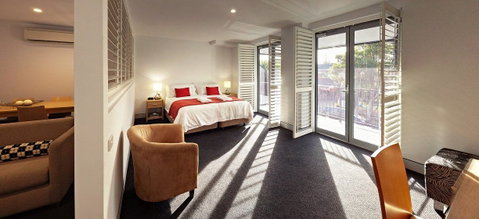 Crown on Darby - Accommodation Redcliffe 4