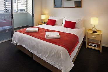 Crown on Darby - Accommodation Redcliffe 6