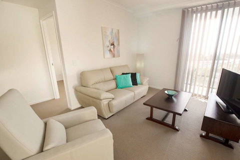 Curtis Central Apartments - Accommodation Redcliffe 7