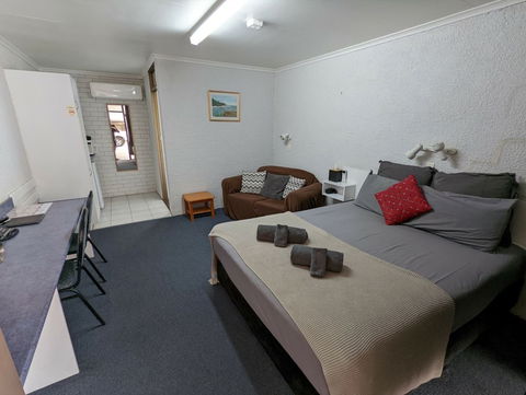 Abajaz Motor Inn - Accommodation Redcliffe 0