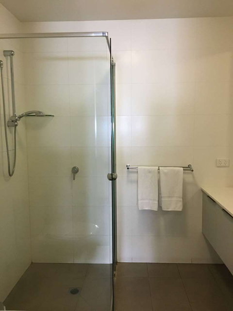 Best Western Plus The Tudor-Box Hill - Accommodation Redcliffe 3