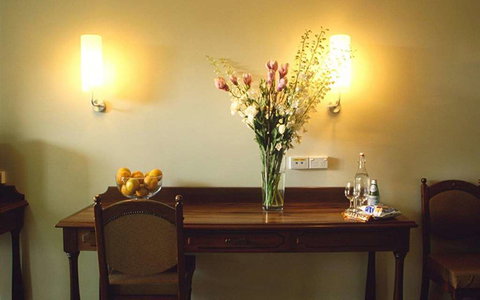 Best Western Plus The Tudor-Box Hill - Accommodation Redcliffe 6