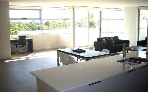 Best Western Plus The Tudor-Box Hill - Accommodation Redcliffe 13