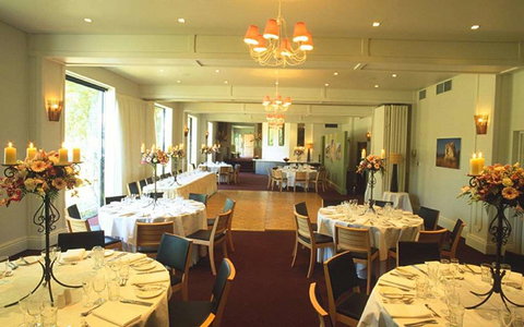 Best Western Plus The Tudor-Box Hill - Accommodation Redcliffe 17