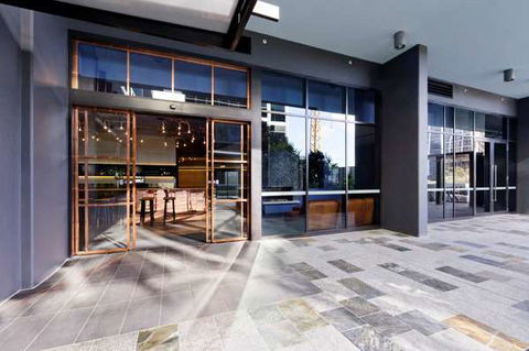 Alpha Mosaic Hotel - Accommodation Redcliffe 1