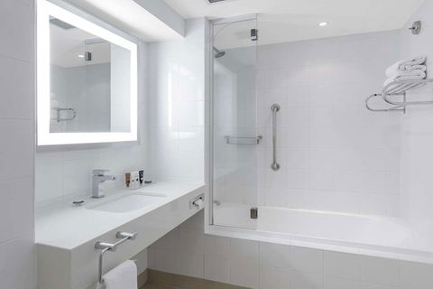Amora Hotel Brisbane - Accommodation Redcliffe 2