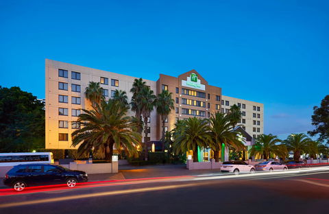 Holiday Inn Parramatta - Accommodation Redcliffe 2