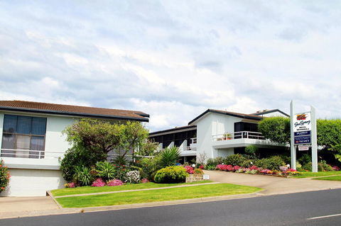 Sea Spray Motel - Accommodation Redcliffe 1