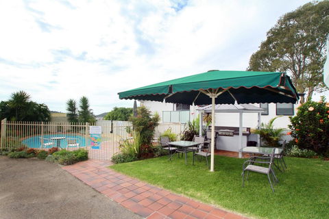 Sea Spray Motel - Accommodation Redcliffe 2
