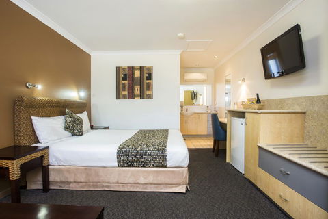 Coral Cay Resort - Accommodation Redcliffe 1