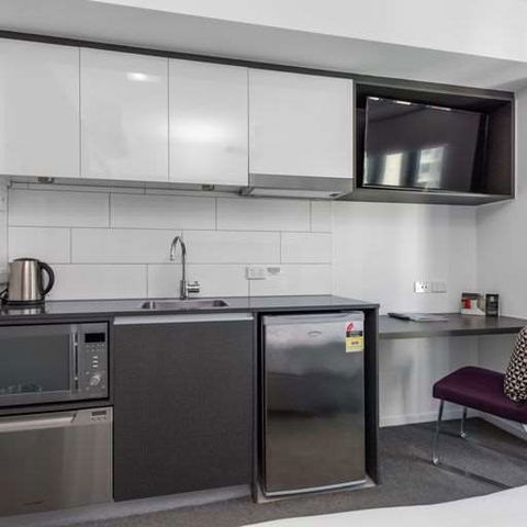 H On Mitchell Apartment Hotel - Accommodation Redcliffe 1
