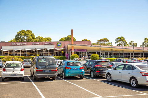 Nightcap at Sandown Park Hotel - Accommodation Redcliffe 0