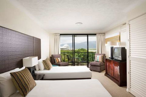 Mantra Esplanade - Accommodation Redcliffe 2