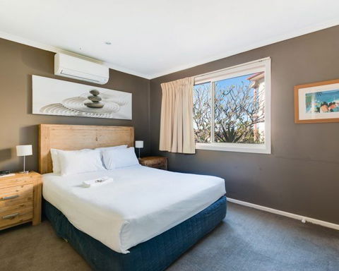 Aqualuna Beach Resort - Accommodation Redcliffe 2