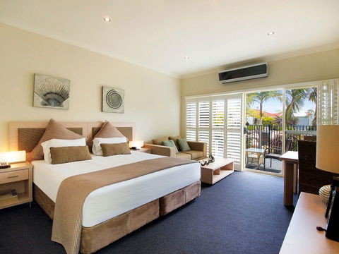 Oaks Pacific Blue Resort - Accommodation Redcliffe 0