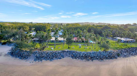 Comfort Resort Blue Pacific - Accommodation Redcliffe 1