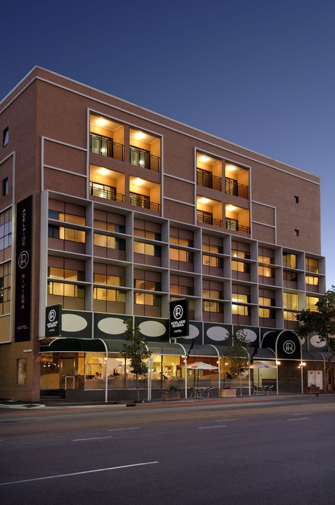Adelaide Riviera Hotel - Accommodation Redcliffe 0