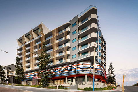 Ramada VetroBlu Scarborough Beach - Accommodation Redcliffe 2
