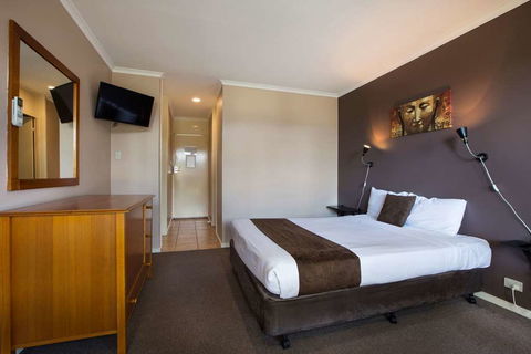Burvale Hotel - Accommodation Redcliffe 4
