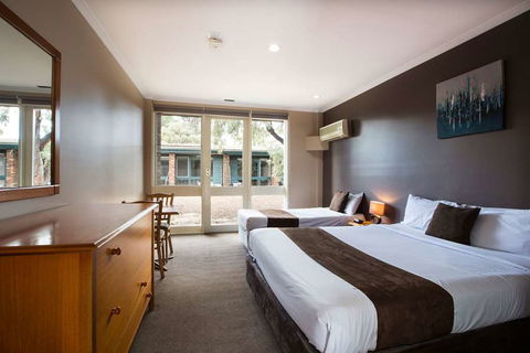 Burvale Hotel - Accommodation Redcliffe 7