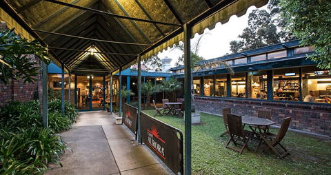 Burvale Hotel - Accommodation Redcliffe 8