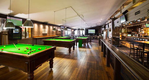 Burvale Hotel - Accommodation Redcliffe 9