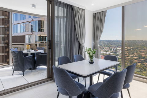 Meriton Suites George St - Accommodation Redcliffe 2