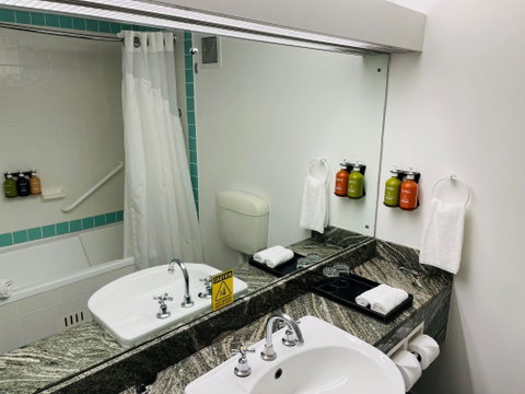 Holiday Inn Parramatta - Accommodation Redcliffe 7
