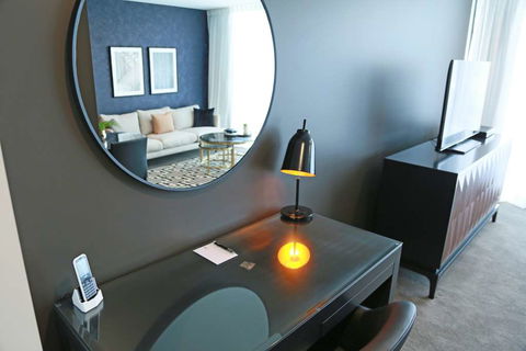 Alex Perry Hotel and Apartments - Accommodation Redcliffe 8