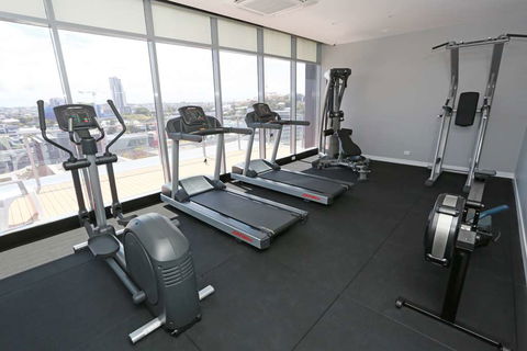 Alex Perry Hotel and Apartments - Accommodation Redcliffe 12