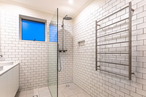 Goldsborough Place - Accommodation Redcliffe 4