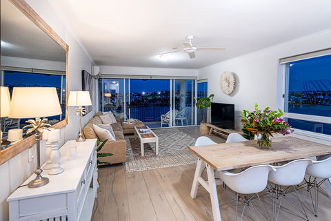 Goldsborough Place - Accommodation Redcliffe 14