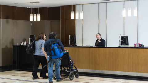 Crowne Plaza Canberra - Accommodation Redcliffe 3
