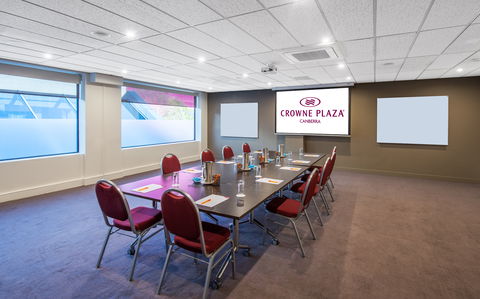 Crowne Plaza Canberra - Accommodation Redcliffe 8