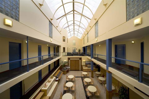 Capital Executive Apt Hotel Canberra - Accommodation Redcliffe 1