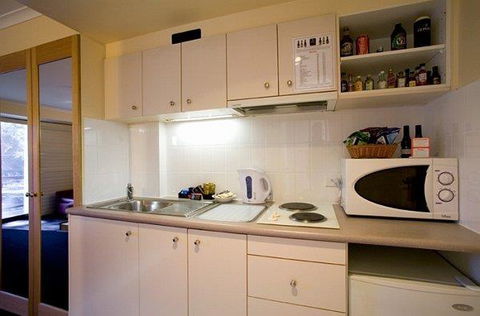 Capital Executive Apt Hotel Canberra - Accommodation Redcliffe 9