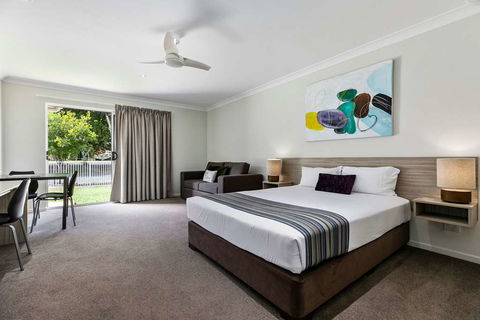 Econo Lodge Beachside - Accommodation Redcliffe 7