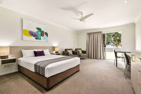 Econo Lodge Beachside - Accommodation Redcliffe 13