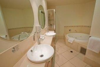 Piermonde Apartments, Cairns - Accommodation Redcliffe 15