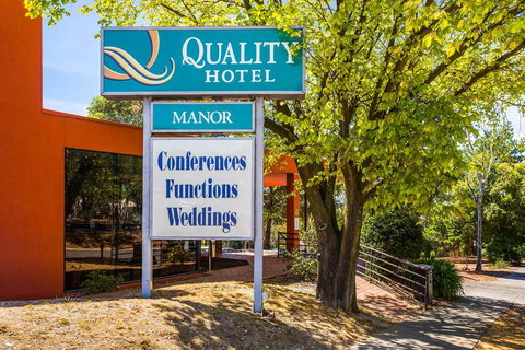 Quality Hotel Manor - Accommodation Redcliffe 0