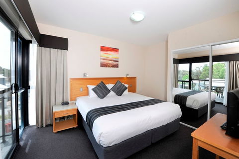 Assured Ascot Quays Apartment Hotel - Accommodation Redcliffe 2