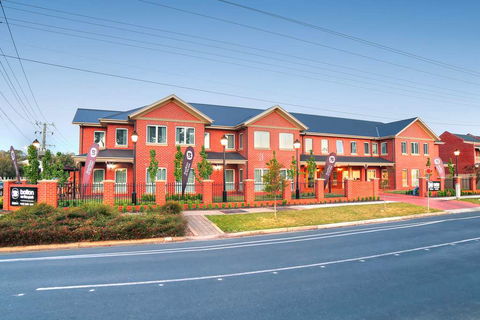 Best Western Plus Bolton On The Park - Accommodation Redcliffe 0