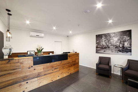 Best Western Plus Bolton On The Park - Accommodation Redcliffe 1