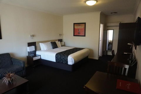 Charles Sturt Suites - Accommodation Redcliffe 0