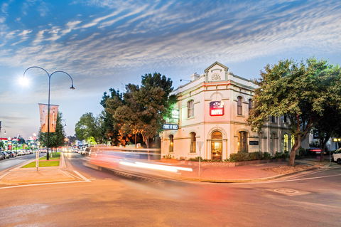 Prince Of Wales Motor Inn - Accommodation Redcliffe 0